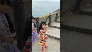 تحدي بين ناهي وجوان الي تطلع الدرج ألاولة تربح 100 ريال 