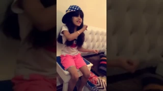حنت يديه دندنها