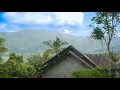 Download Lagu Kesederhanaan hidup di desa, di kelilingi gunung gunung, kampung sunyi sepi tanpa hiruk pikuk kota