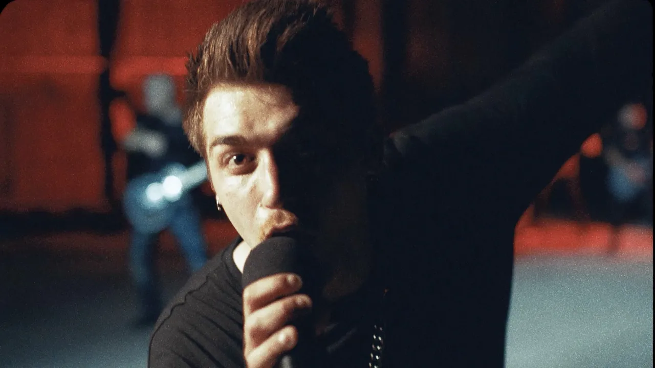 Fuel - HÅRD (Official Music Video) Fuel - HÅRD (Official Music Video)