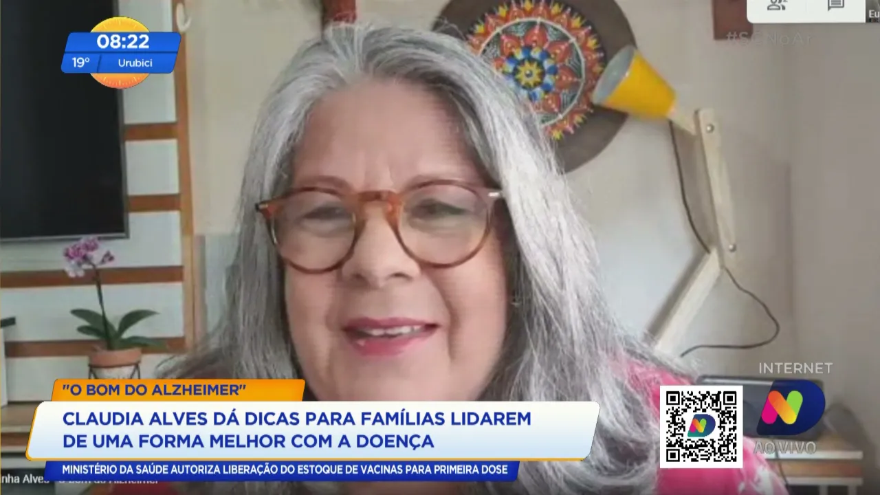 Há 11 anos, Claudia se dedica a cuidar da mãe, que sofre o Mal de Azheimer