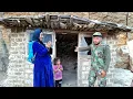 Download Lagu The forest ranger gave the nomadic mother a wonderful cottage as a gift