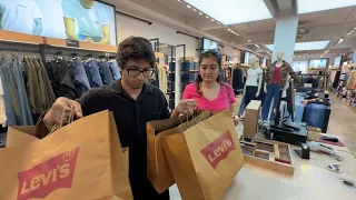 Saali Ne 5 Lakh Ki Shopping Kar Li 😭 #souravjoshivlogs #vlog #saali #viral 