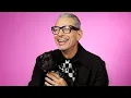 Video di Jeff Goldblum Plays With Puppies While Answering Fan Questions