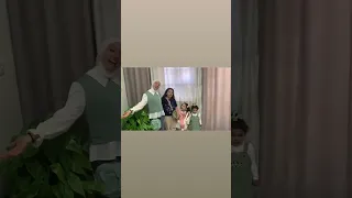 زين ويارا   كل عام وانتم بالف خير      دندنها