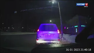В Омском районе водитель большегруза проехал на красный и устроил аварию с погибшим