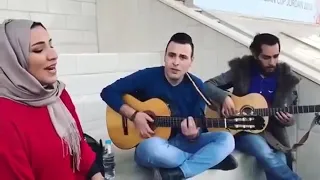 نداء شرارة  تغني ميدلي لتامر عاشور علي الجيتار   حاجه روووعه      دندنها