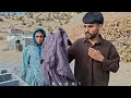 A Nomadic Woman Gifts an Amazing Shelter to a Homeless Couple, Shocking the World