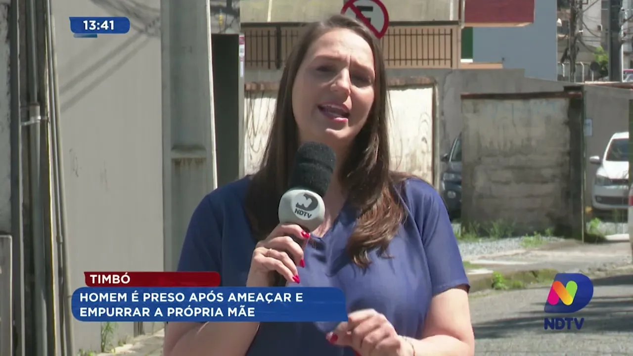 Homem é preso após ameaçar e empurrar a própria mãe em Timbó