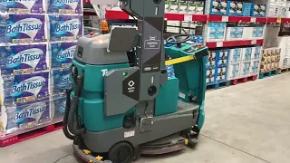 ROBOTS Are Here We Live in the future Sams club using Floor Cleaning Robots to do Store Inventory