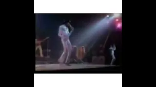 صرخة مايكل جاكسون ابيكووا 