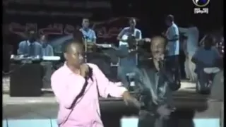 محمود عبد العزيز و محمد خضر بشير النيل النيل يا جميل الحوت ابقو الصمود 