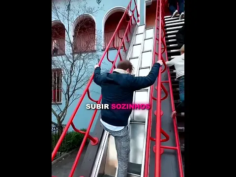🪜 Essa escada faz ele subir sem esforço
