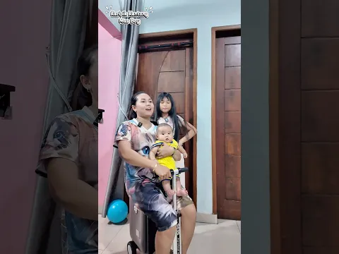 Main bola di dalam rumah kena mami dan adik Alvaskay #keripikkentangmasboy #shorts #comedy