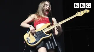 Haim performs Fleetwood Mac s Oh Well live at T in the Park - BBC