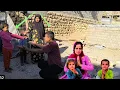 Download Lagu De genegenheid en omhelzing van een vader: een verhaal over thuiskomen