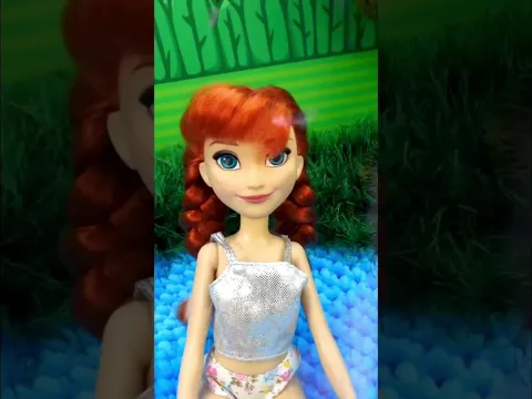 Всем весело в воде, а Эльзе слишком жарко! 🥵 #игрушкидлядевочек #длядетей #детскийканал