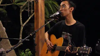 Download Jendela Kelas Satu - Iwan Fals (Live Music Cover) by Fadil Aulia @Bakmi Watusaman MP3