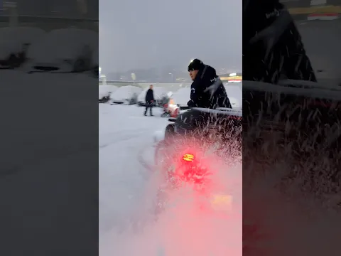 ഇനി മഞ്ഞിൽ ഒരു ഡ്രിഫ്റ്റ് ആയാലോ #snow #ytshorts #shorts #winter #youtube #norway #fun #fun in snow