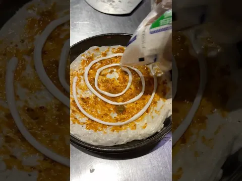 Cheesy mexican pizza