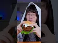 Download Lagu How to make Krispy Kreme Cheese Burger