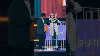 ملك دهشان بتتعاقب من مروان المسلماني على المسرح بيس كيك Peace Cake Youtubeshorts Viralvideo 