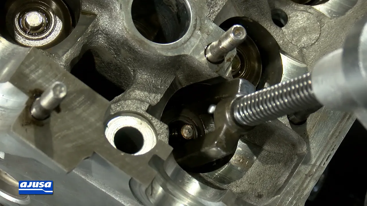 VOLKSWAGEN GOLF 16V (ABF) _ Montaje retenes de válvula | Installation valve stem seal