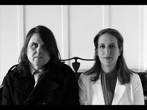Clipe de Everything Is Off - Billy & Dolly