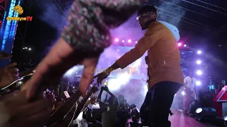 when joeboy and mayorkun perform on stage together at mayor of lagos fest