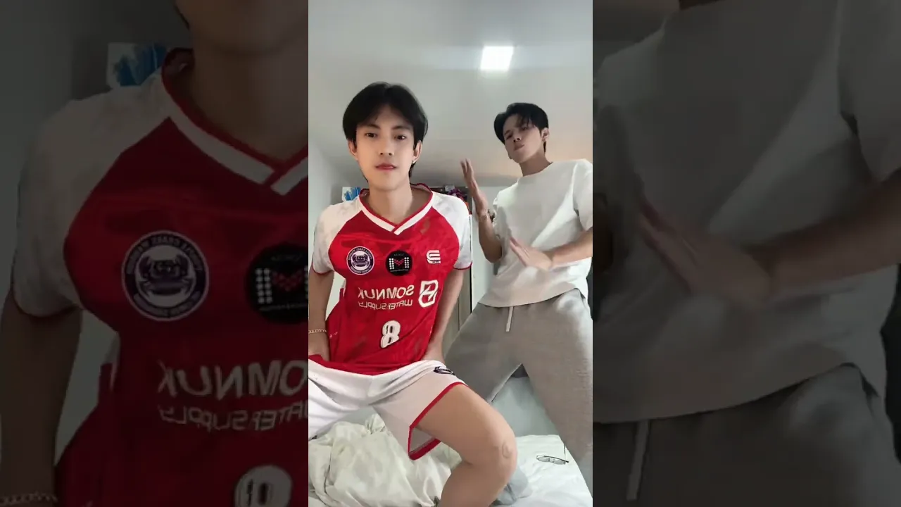 โยกๆ ป้างต้าปีกแดง