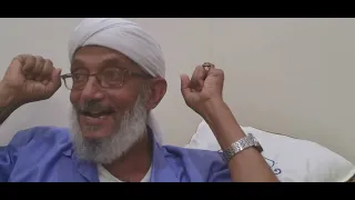 حوار رائع جدا للشيخ محمد المقرمي مع مشرفته في اليابان حول خلق الكون 