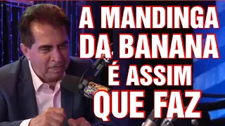 ELI CORRÊA ENSINA VILELA A FAZER A MANDINGA DA BANANA
