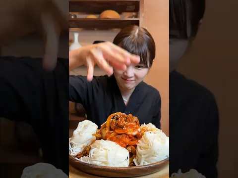 골뱅이소면 golbaengi somyeon (sea snails with noodles)