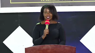 julie deborah yazuula bbaawe nti musiyazi bwobeera gwe okola otya 