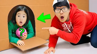 โบรามเล่นซ่อนหาอยู่กับพ่อที่บ้าน