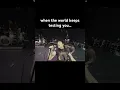 Download Lagu crazy fan runs on stage and fights band