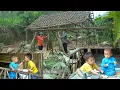 Download Lagu A single mother is struggling to build a new house due to prolonged heavy rain.TrieuThuThuy