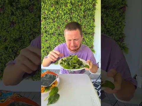 ¡Alex comió una hoja de menta! 🌿😋#Alex #Menta #Diversión #Shorts