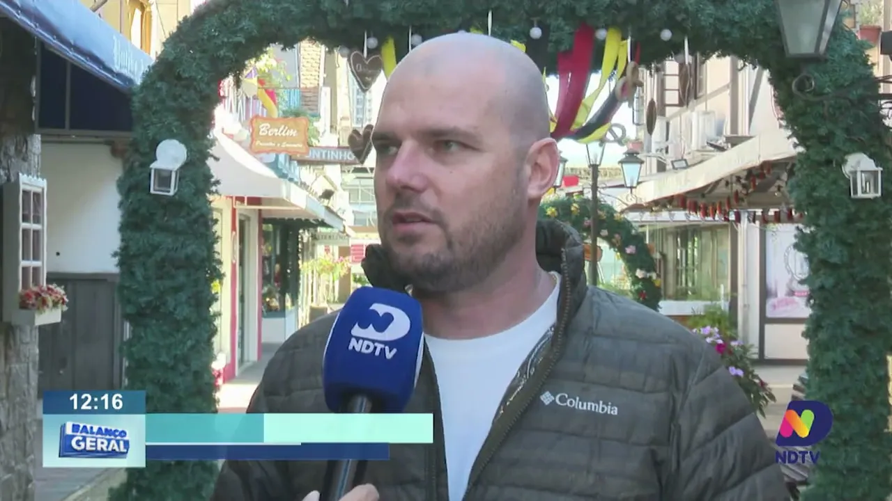 Organização estima mais de 6 mil oportunidades de trabalho temporário durante a Oktoberfest Blumenau