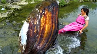 The super big pearl comes from this kind of river clam, it's really refreshing