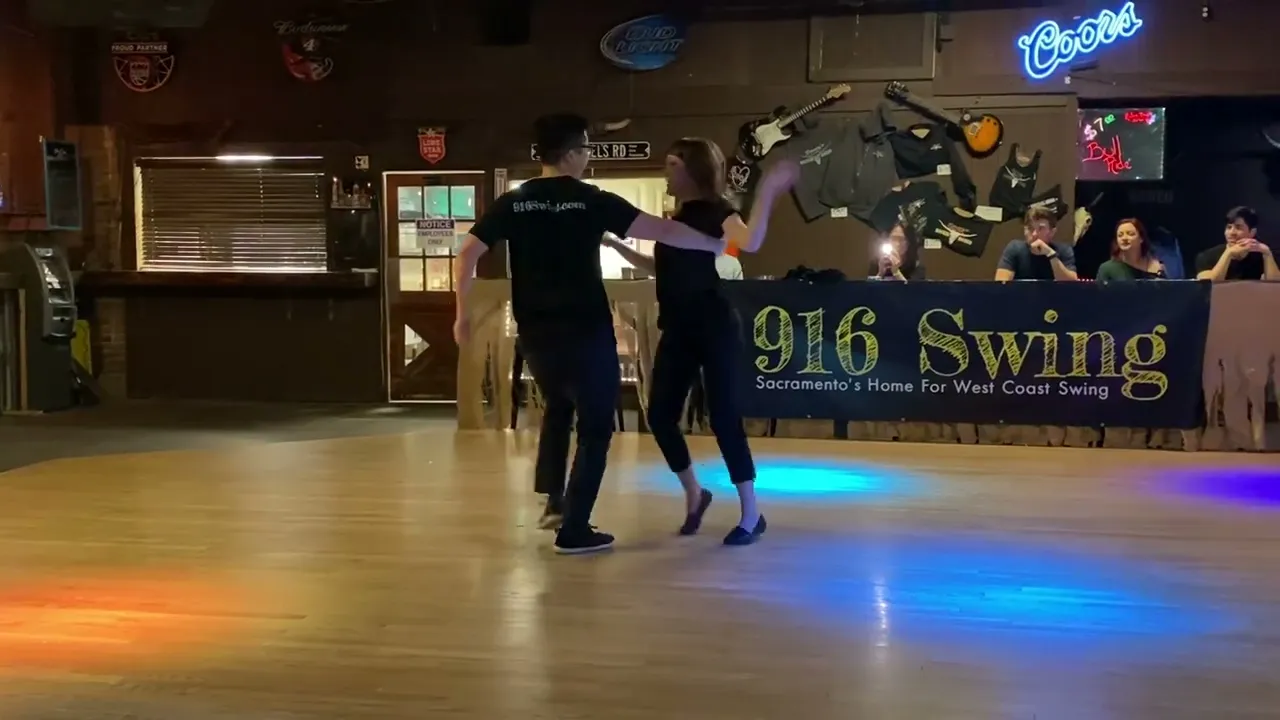 Frank Jiang & Hannah Guttman @ 916 Swing (11/22/22)