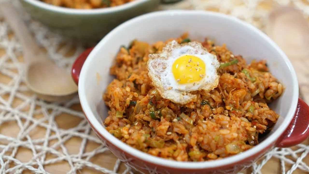  2     [] How to make kimchi fried rice with tuna