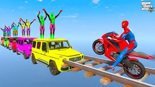 الرجل العنكبوت يعبر فوق سبايدرمان الاصفر ،سبايدرمان الخضر وسبايدرمان الملون SPIDERMAN COLOR PARKOUR