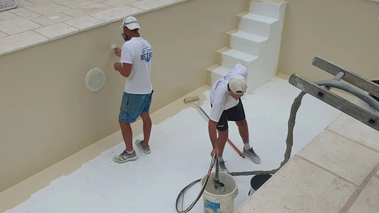 Piscine rénovée Sud Résine