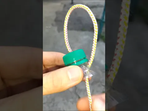A Brilliant Trick using a Plastic Bottle to Create a Clothesline #diy #home #tips #tricks