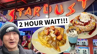 Worth a 2 HOUR WAIT Trying NYC s SINGING DINER Ellen s Stardust Diner