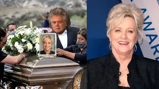 Download LAST MINUTE! Marty Stuart was there to say goodbye to Connie Smith for the last time. MP3