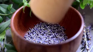 اصنع عطرك من الطبيعة How To Make Lavender Perfume 