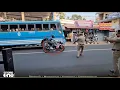 Lagu 'നീ ഞങ്ങളെ കണ്ടു, ഇവിടെ നിക്കുന്നവർ മണ്ടന്മാരല്ല';നിർത്താതെ പോയ ബൈക്കുകാരനെ ഓടിച്ചിട്ട് പിടിച്ച് RTO