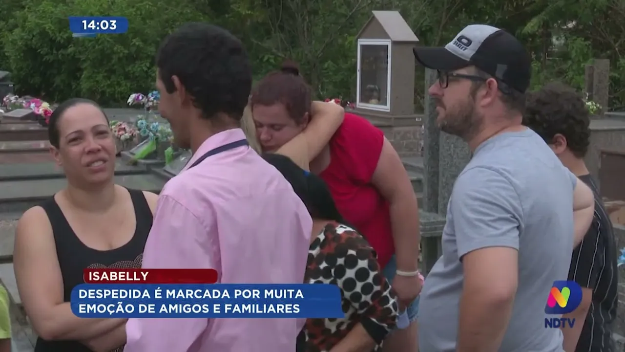 Isabelly: despedida é marcada por muita emoção de amigos e familiares